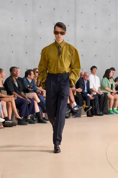 Look 35